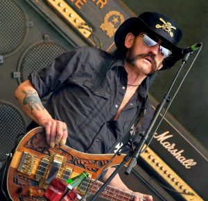 Lemmy svojim menom Ian Fraser Kilmister bol legendárnym frontmanom britskej heavymetalovej skupiny Motörhead